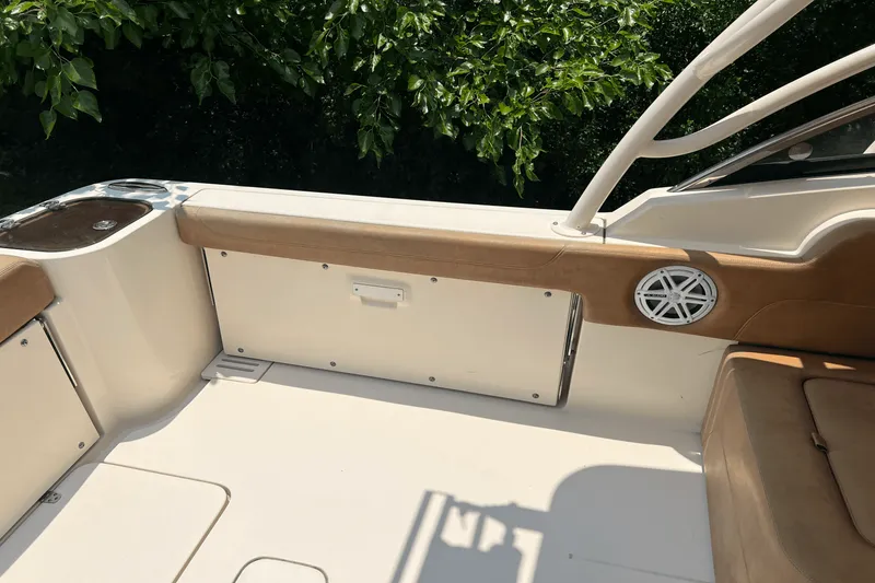 Slide: The Image of Scout 255 DORADO 2017 - 5