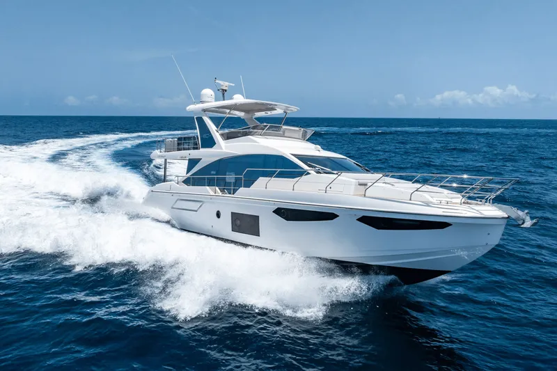 Slide: The Image of Azimut 60 FLY 2024 - 13