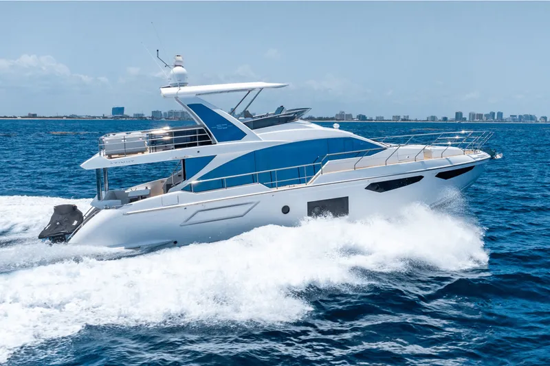 Slide: The Image of Azimut 60 FLY 2024 - 3