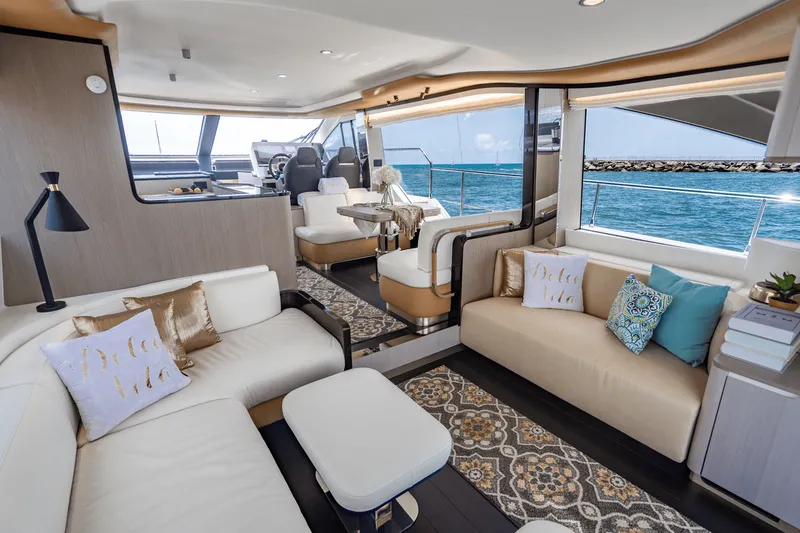 Slide: The Image of Azimut 60 FLY 2024 - 36