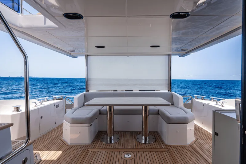 Slide: The Image of Azimut 60 FLY 2024 - 52