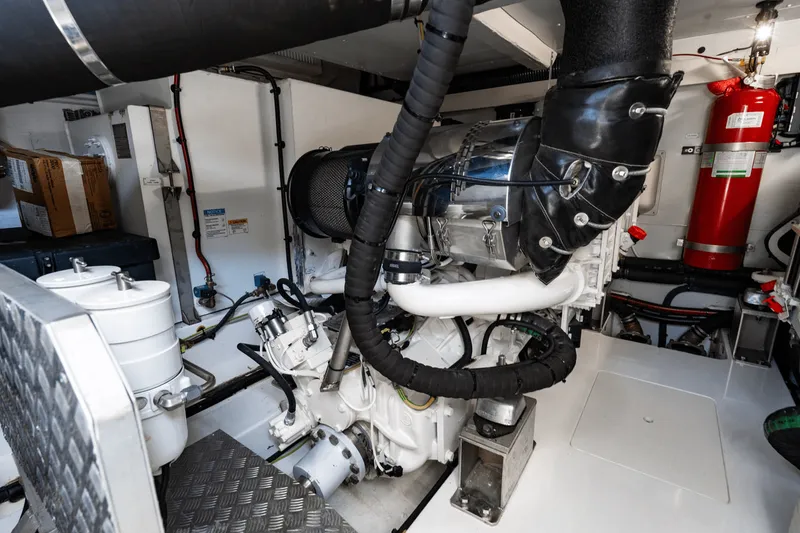 Slide: The Image of Azimut 60 FLY 2024 - 79