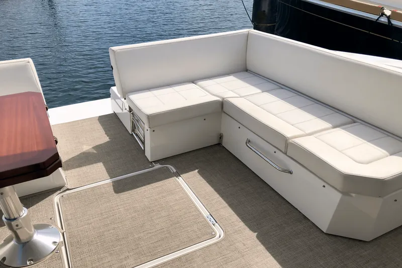 Slide: The Image of Cruisers Yachts 39 EC 2017 - 11