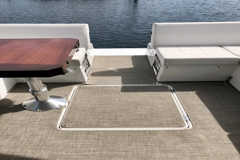 Slide: The Image of Cruisers Yachts 39 EC 2017 - 13