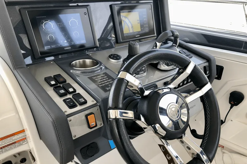 Slide: The Image of Cruisers Yachts 39 EC 2017 - 19