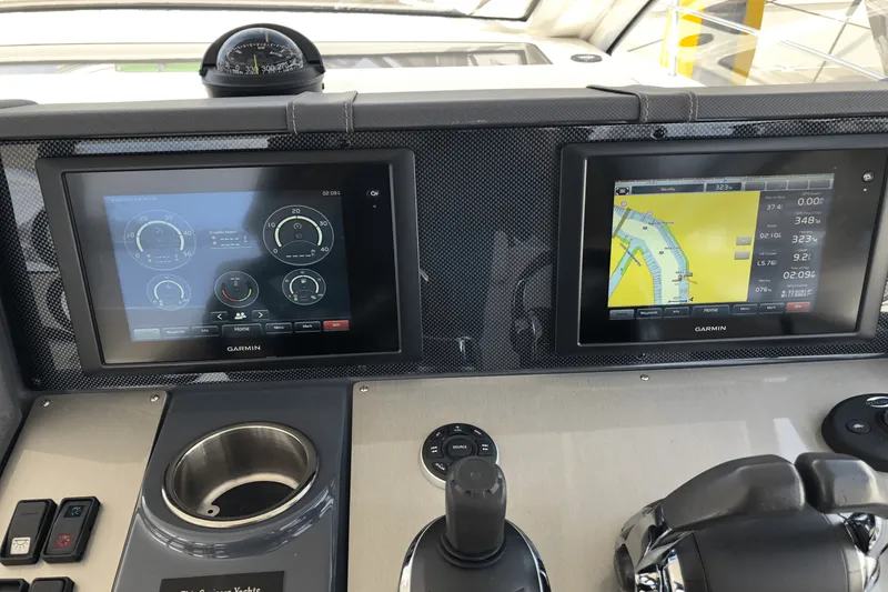 Slide: The Image of Cruisers Yachts 39 EC 2017 - 21