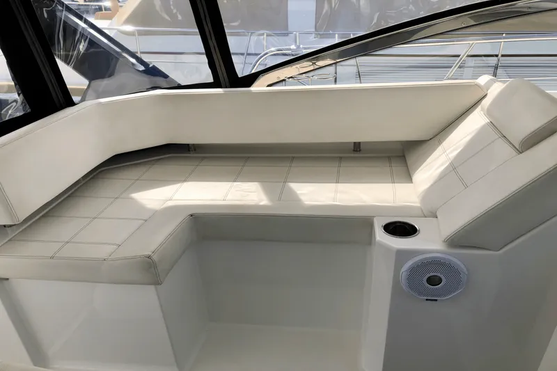 Slide: The Image of Cruisers Yachts 39 EC 2017 - 23