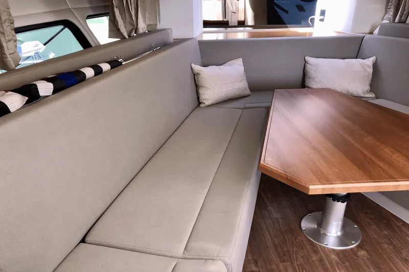 Slide: The Image of Cruisers Yachts 39 EC 2017 - 28