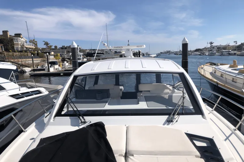 Slide: The Image of Cruisers Yachts 39 EC 2017 - 3