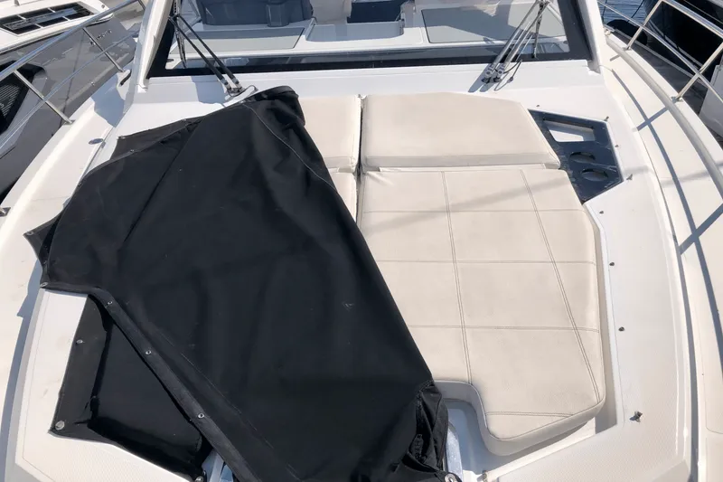 Slide: The Image of Cruisers Yachts 39 EC 2017 - 4