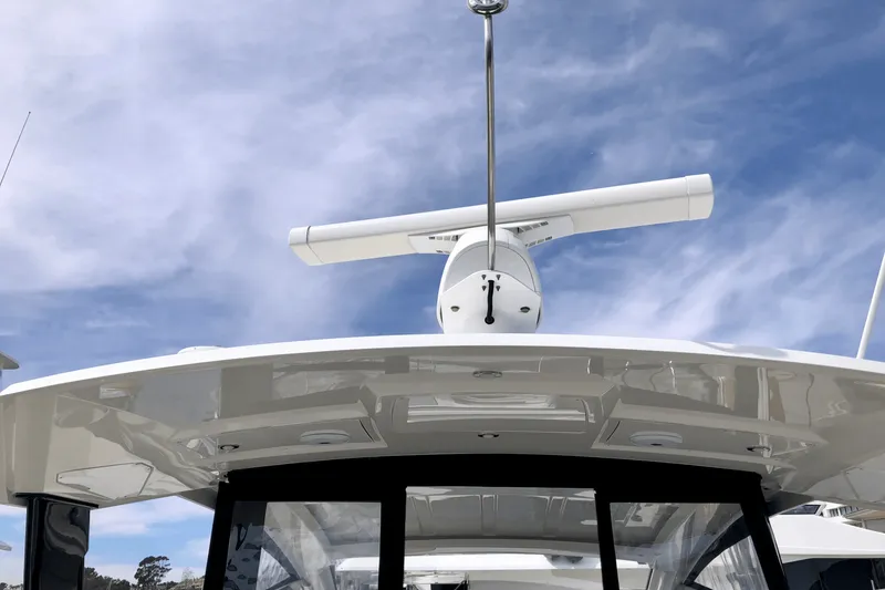 Slide: The Image of Cruisers Yachts 39 EC 2017 - 5