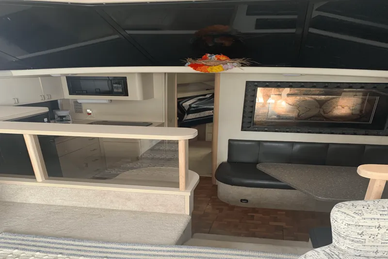 Slide: The Image of Silverton 36 FLYBRIDGE 1990 - 10