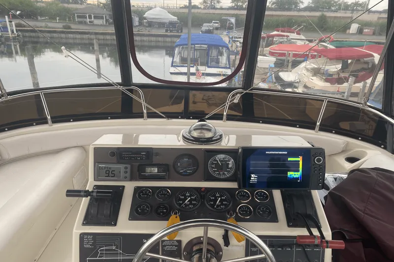 Slide: The Image of Silverton 36 FLYBRIDGE 1990 - 4