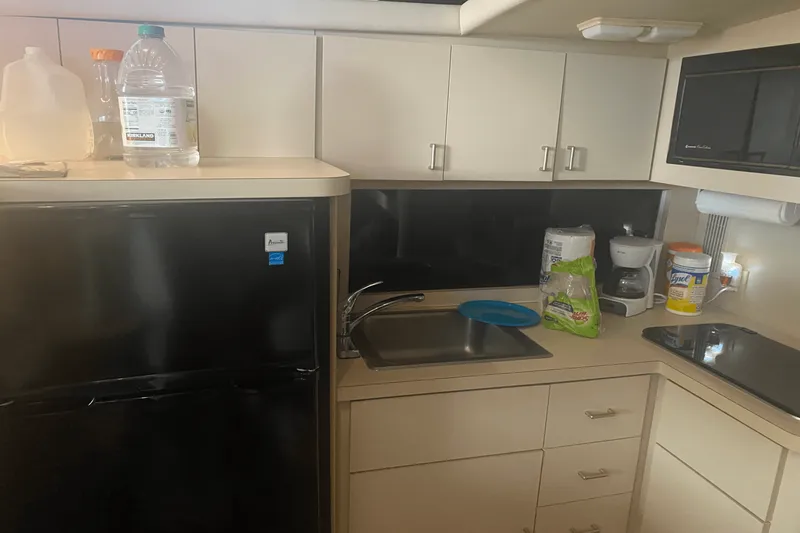 Slide: The Image of Silverton 36 FLYBRIDGE 1990 - 5