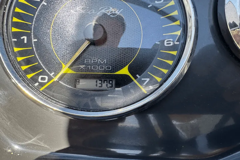 Slide: The Image of Sea Ray 190 SPX 2016 - 16