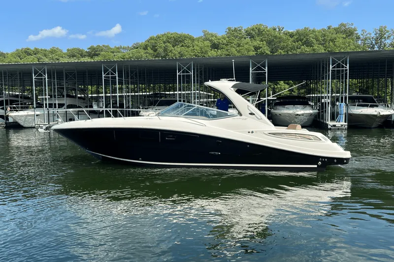 The Image of Sea Ray 330 SUNDANCER 2016 - 0