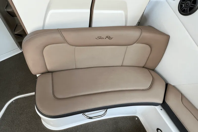 Slide: The Image of Sea Ray 330 SUNDANCER 2016 - 26