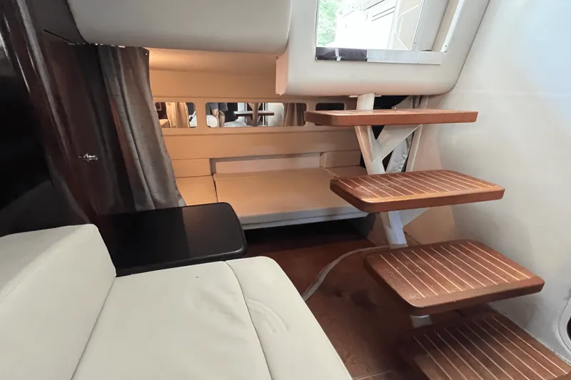 Slide: The Image of Sea Ray 330 SUNDANCER 2016 - 31