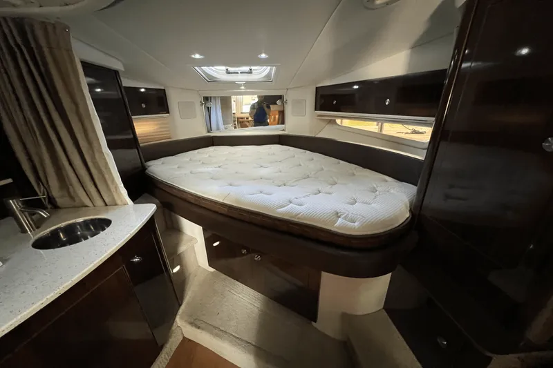 Slide: The Image of Sea Ray 330 SUNDANCER 2016 - 35