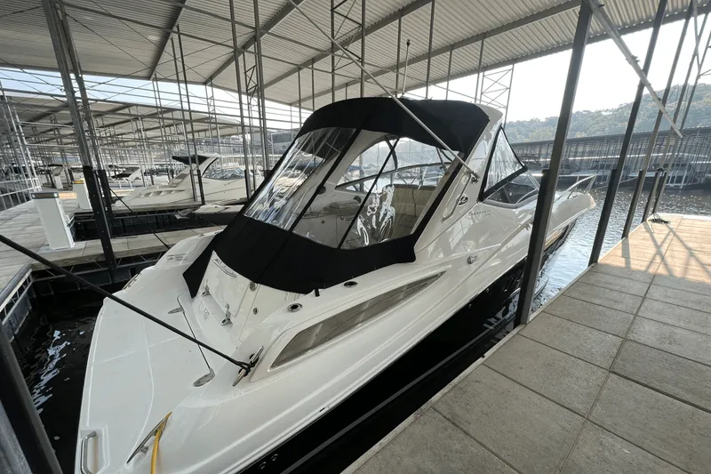 Slide: The Image of Sea Ray 330 SUNDANCER 2016 - 4