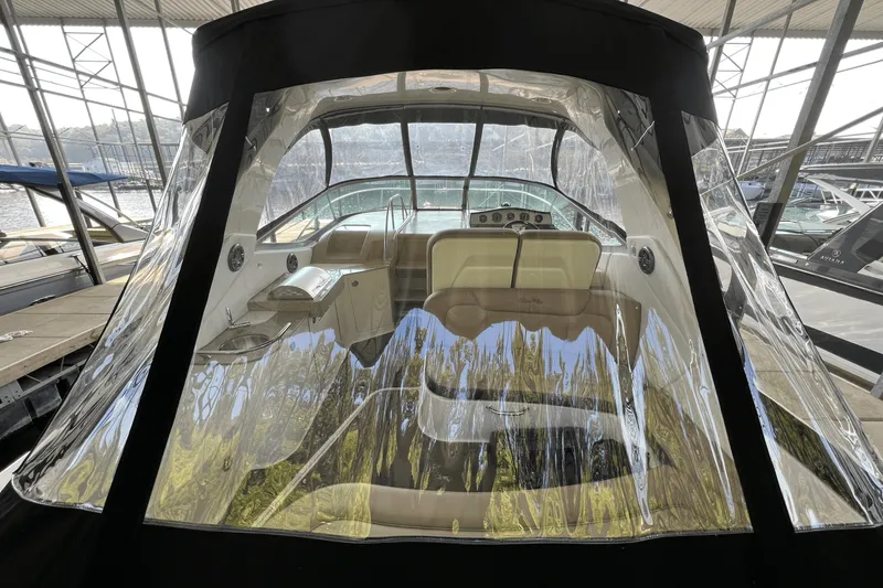 Slide: The Image of Sea Ray 330 SUNDANCER 2016 - 9