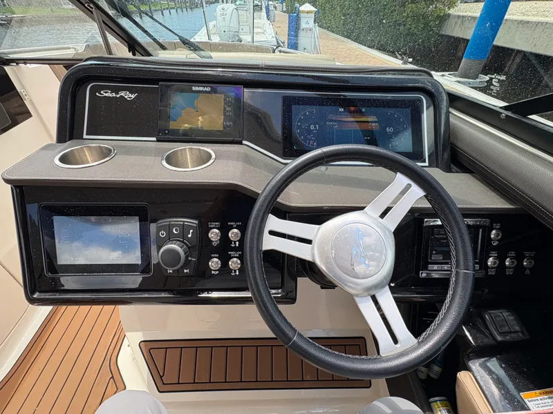 Slide: The Image of Sea Ray 310 SLX OB 2018 - 19