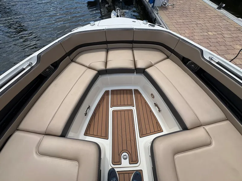 Slide: The Image of Sea Ray 310 SLX OB 2018 - 25
