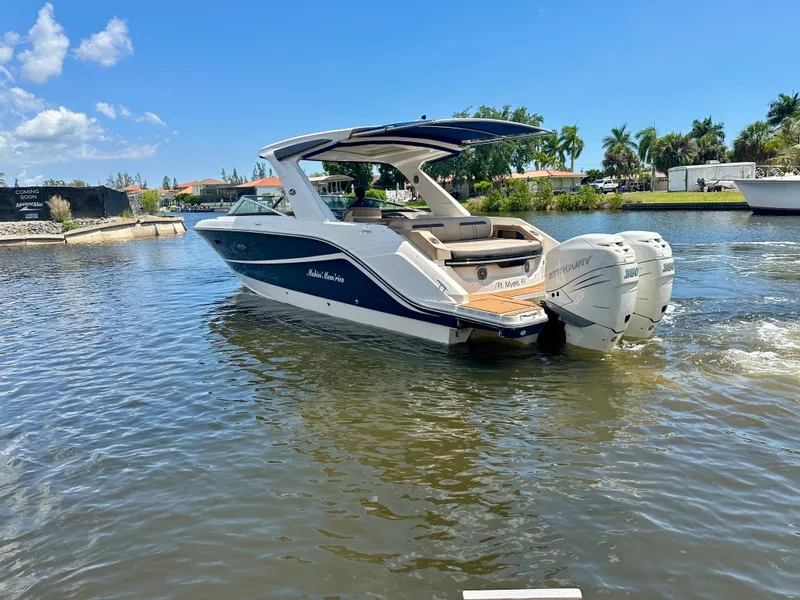 Slide: The Image of Sea Ray 310 SLX OB 2018 - 40