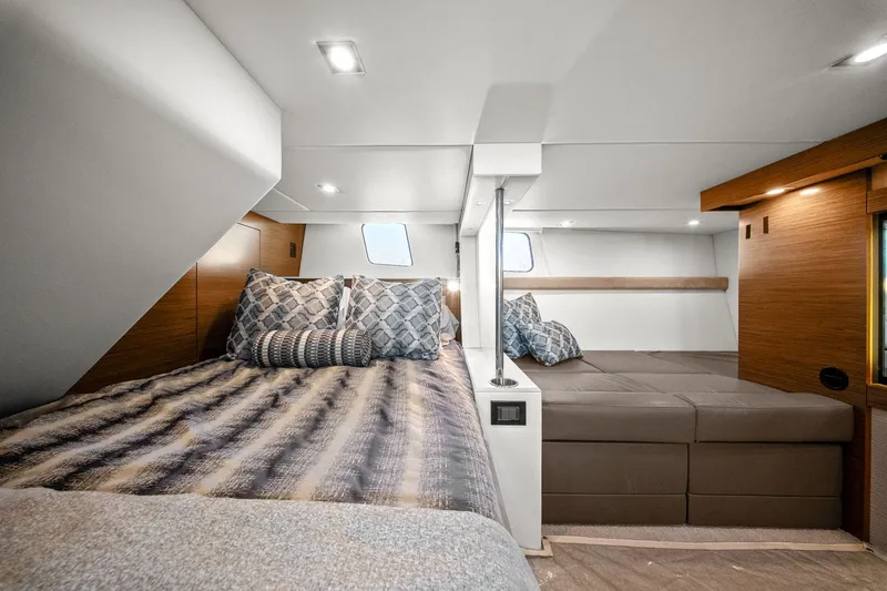 Slide: The Image of Cruisers 45 CANTIUS 2014 - 33