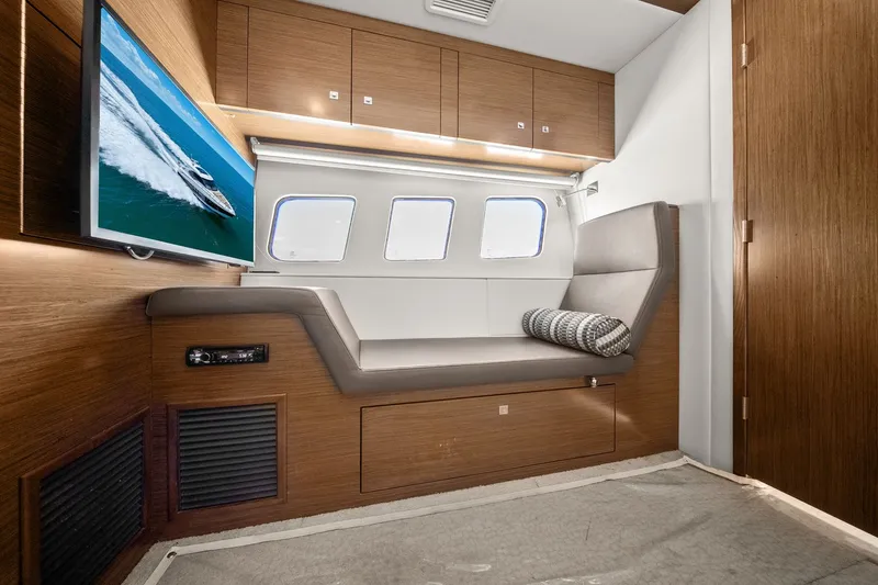 Slide: The Image of Cruisers 45 CANTIUS 2014 - 35
