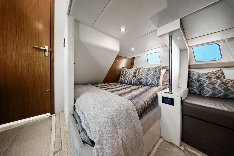 Slide: The Image of Cruisers 45 CANTIUS 2014 - 37