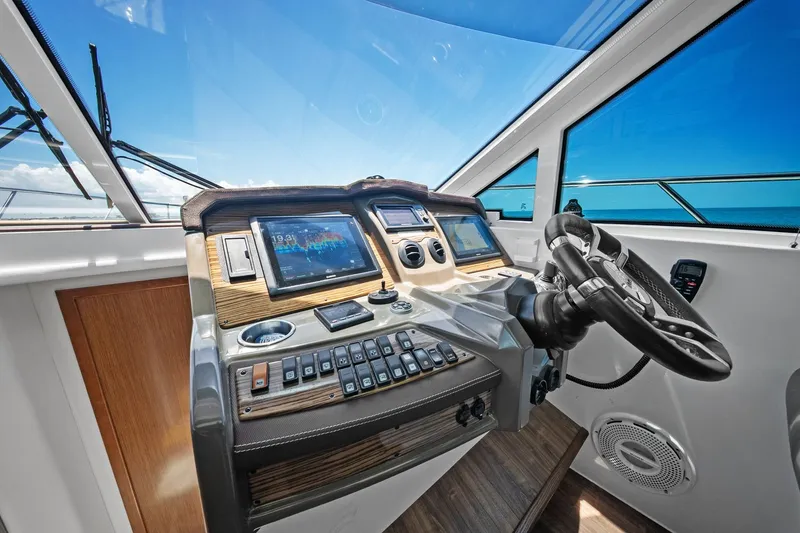Slide: The Image of Cruisers 45 CANTIUS 2014 - 45