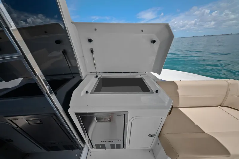 Slide: The Image of Cruisers 45 CANTIUS 2014 - 61