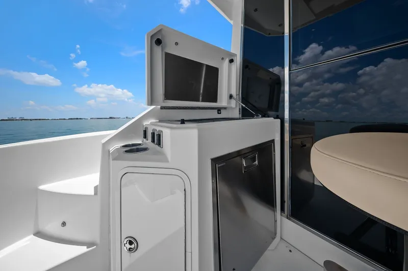 Slide: The Image of Cruisers 45 CANTIUS 2014 - 64
