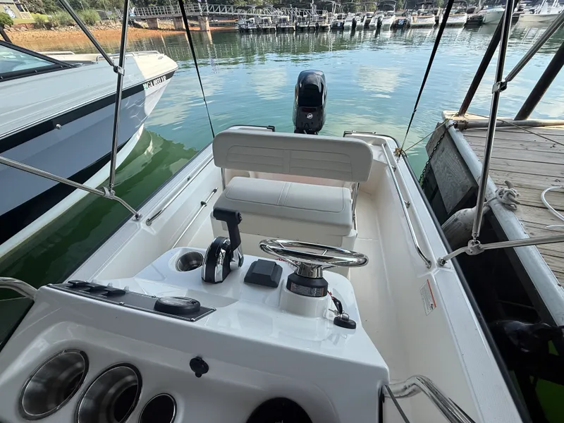 Slide: The Image of Boston Whaler 150 Montauk 2026 - 5