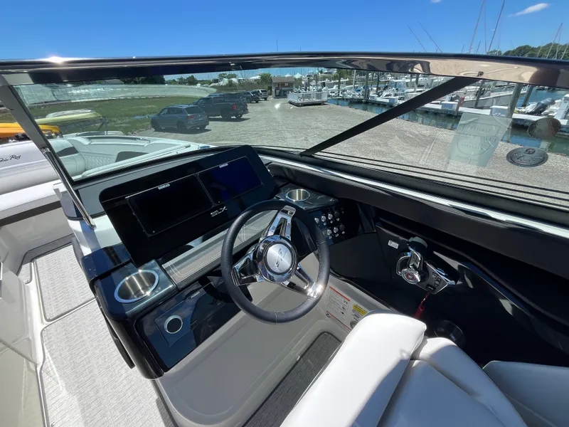 Slide: The Image of Sea Ray SLX 260 Outboard 2026 - 16
