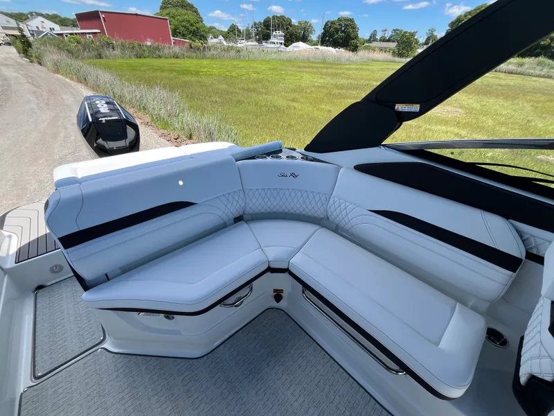 Slide: The Image of Sea Ray SLX 260 Outboard 2026 - 5