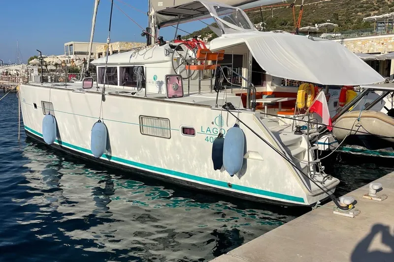 Slide: The Image of Lagoon 400 S2 2010 - 21