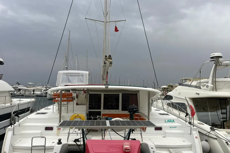 Slide: The Image of Lagoon 400 S2 2010 - 15