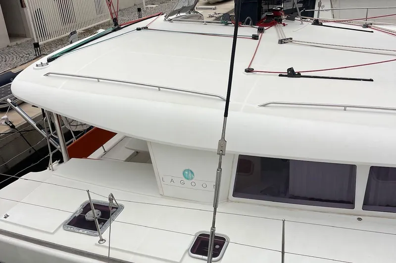 Slide: The Image of Lagoon 400 S2 2010 - 19
