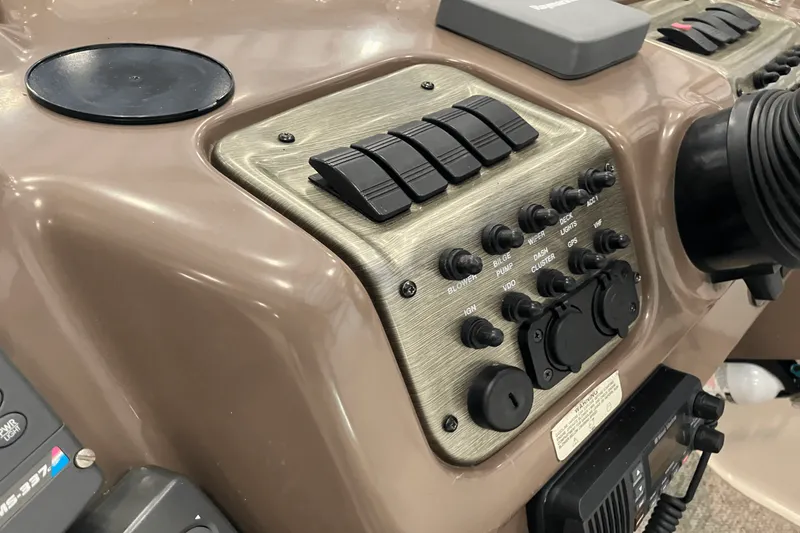 Slide: The Image of Regal 2665 2005 - 21