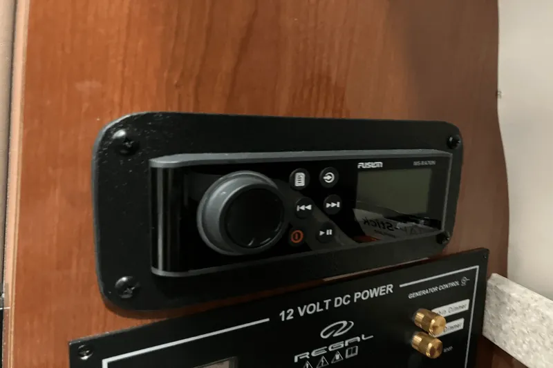 Slide: The Image of Regal 2665 2005 - 33