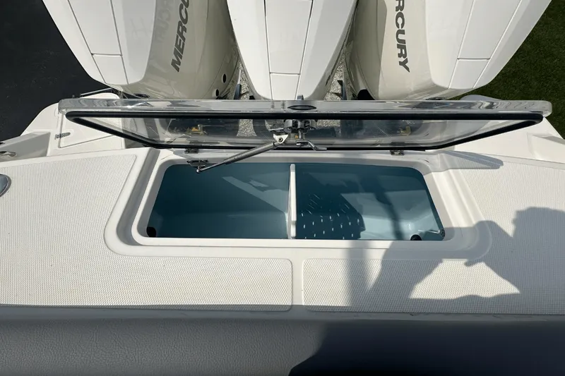 Slide: The Image of Boston Whaler 360 Outrage 2025 - 16