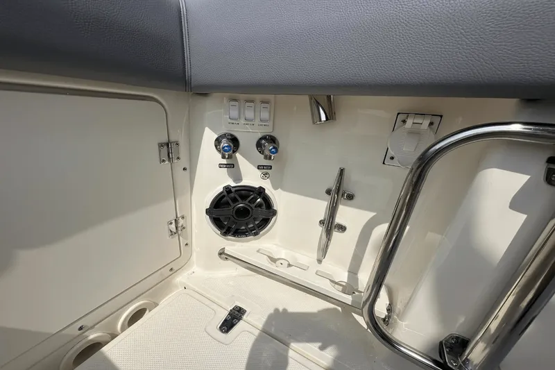 Slide: The Image of Boston Whaler 360 Outrage 2025 - 22