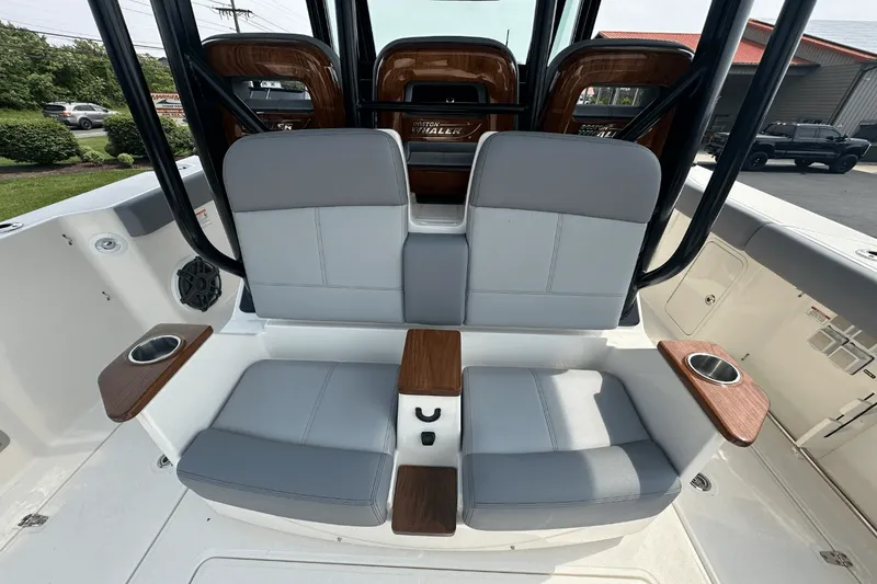 Slide: The Image of Boston Whaler 360 Outrage 2025 - 27