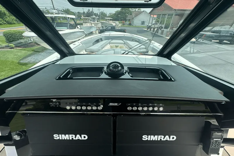 Slide: The Image of Boston Whaler 360 Outrage 2025 - 33