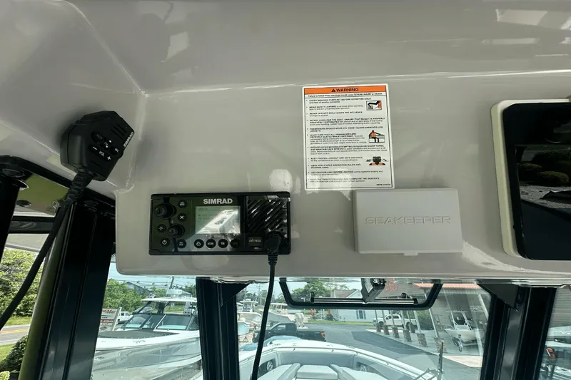 Slide: The Image of Boston Whaler 360 Outrage 2025 - 34