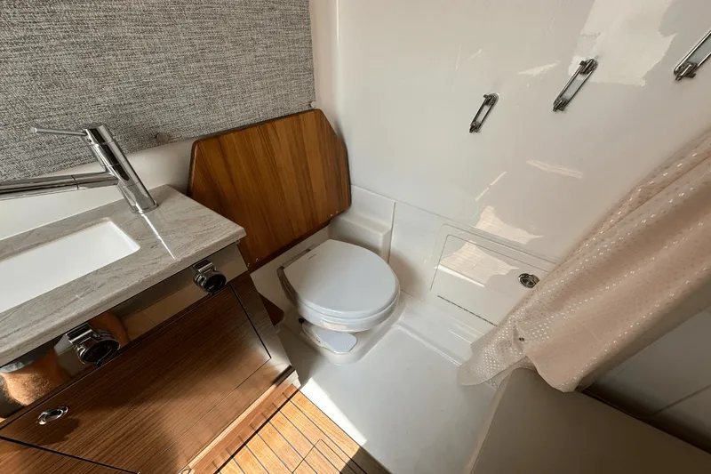 Slide: The Image of Boston Whaler 360 Outrage 2025 - 41