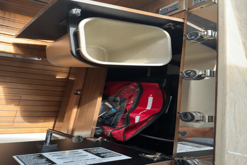 Slide: The Image of Boston Whaler 360 Outrage 2025 - 44