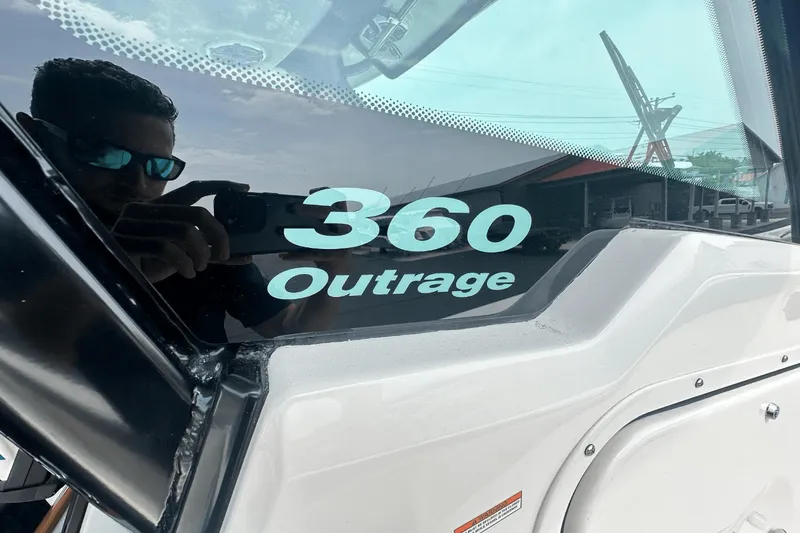 Slide: The Image of Boston Whaler 360 Outrage 2025 - 53